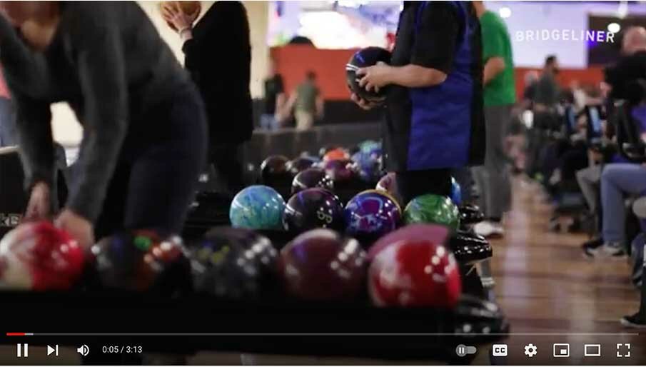 What to do in Portland Oregon on Thanksgiving Day - go bowling